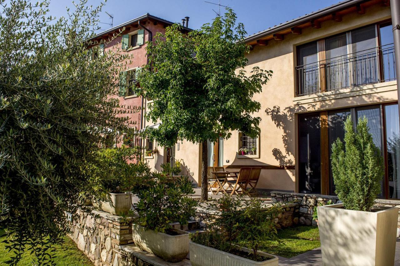 La Casa Del Nonno Aparthotel Monzambano Exterior photo