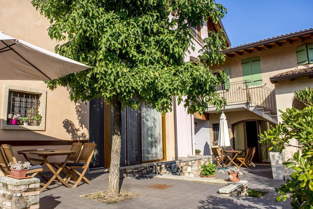 La Casa Del Nonno Aparthotel Monzambano Exterior photo